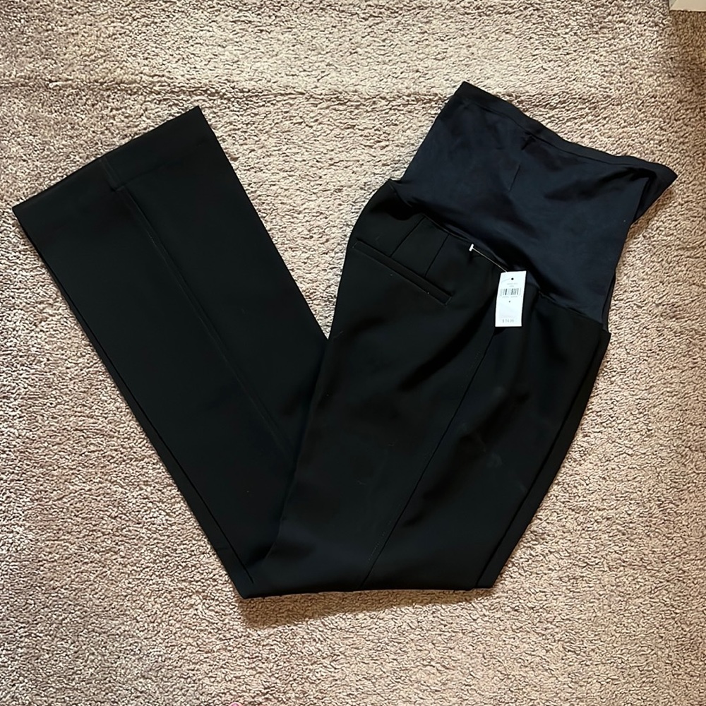 Gap Maternity pant. Brand new, never been worn. Size 4. Color black.